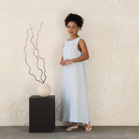 Light blue sleeveless round neck backless long dress