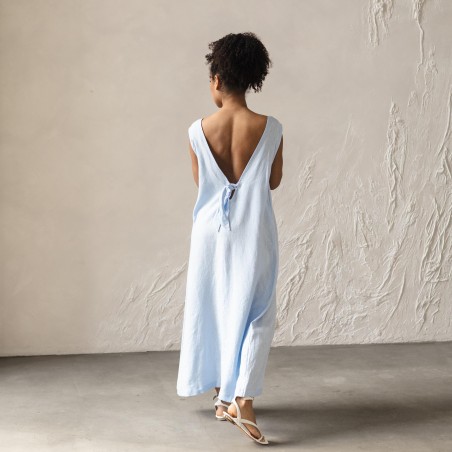 Light blue sleeveless round neck backless long dress