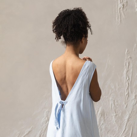 Light blue sleeveless round neck backless long dress