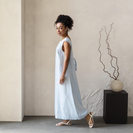 Light blue sleeveless round neck backless long dress