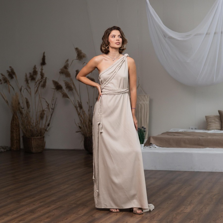 Light beige one-shoulder long skirt